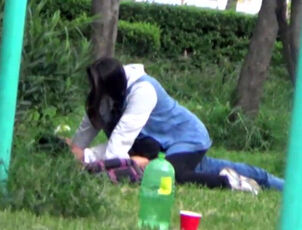 Young woman Latin duo caught in the Park